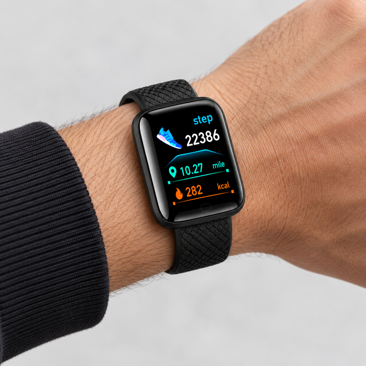 Montre connectée VYRO One noire portée au poignet